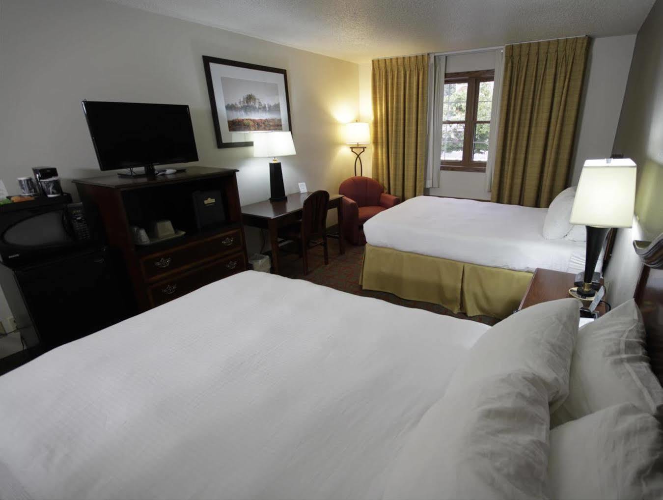 Hotel Harbor Winds (adults Only) 2*